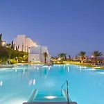 Grand Luxor Hotel